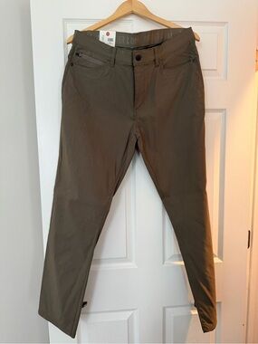 Men's Olive Chino Pants